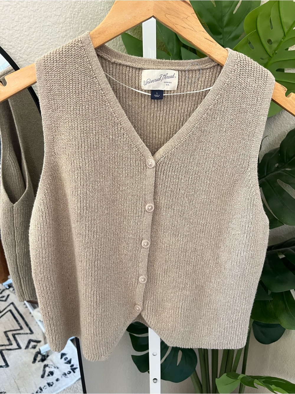 🤎 Light Brown Button Front Sweater Vest L | Universal Thread - Picture 6 of 6